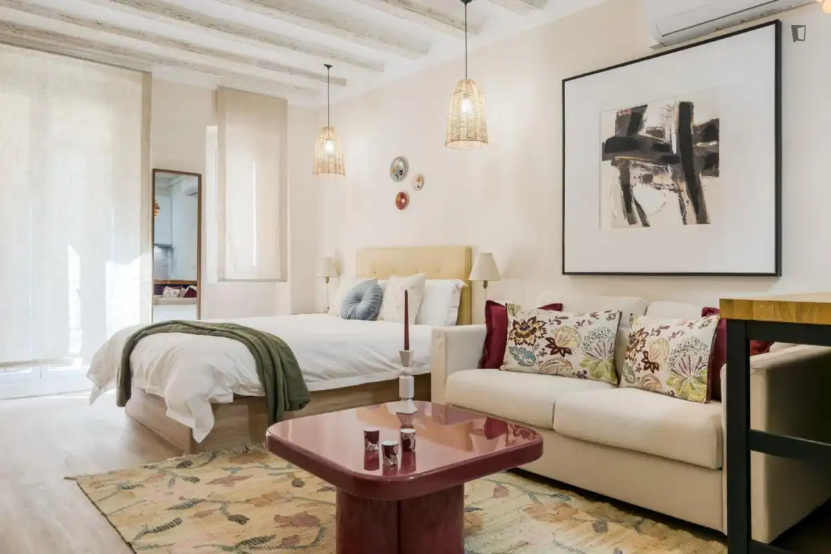 Habitación de Estudio de alquiler en Barcelona con Aire acondicionado, Calefacción y Amueblado