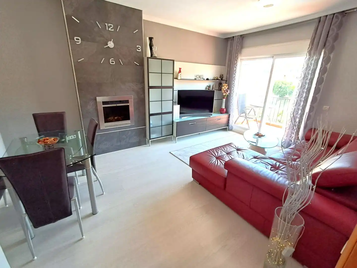 Sala d'estar de Apartament en venda en Benalmádena amb Aire condicionat, Calefacció i Piscina comunitària