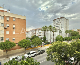 Exterior view of Flat for sale in  Sevilla Capital