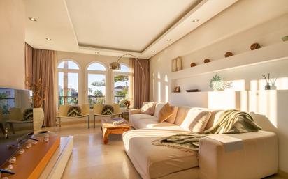 Living room of Apartment for sale in Marbella  with Terrace, Storage room and Community pool