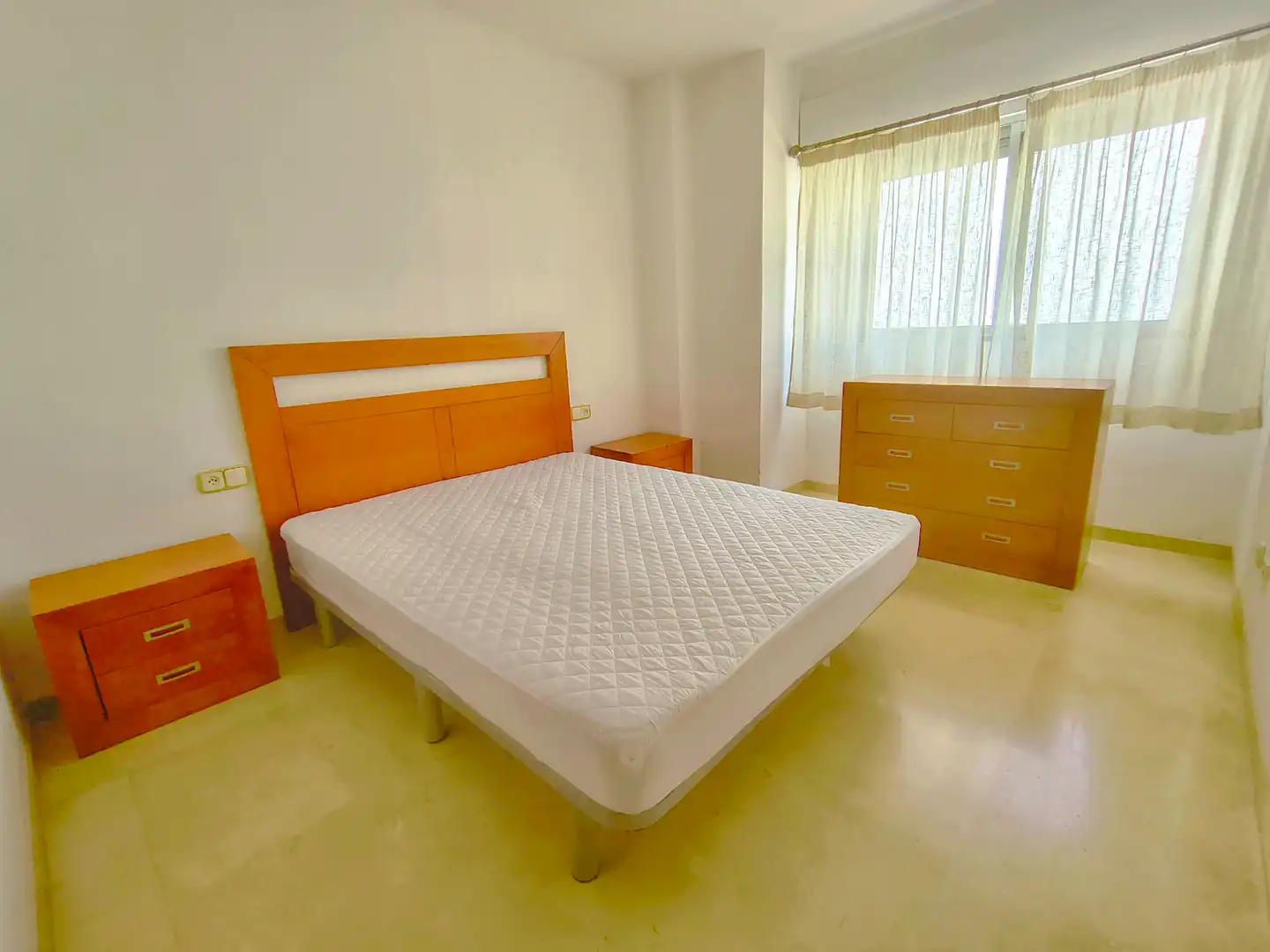 Habitación de Piso de alquiler en Alicante / Alacant con Aire acondicionado, Terraza y Amueblado
