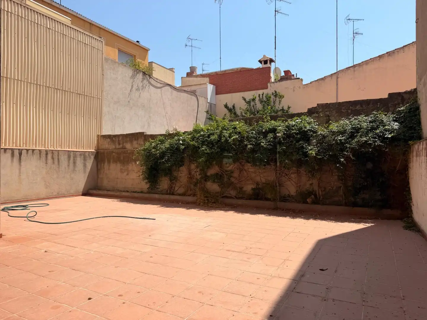 Außenansicht von Geschaftsraum zur Miete in Vilafranca del Penedès mit Klimaanlage