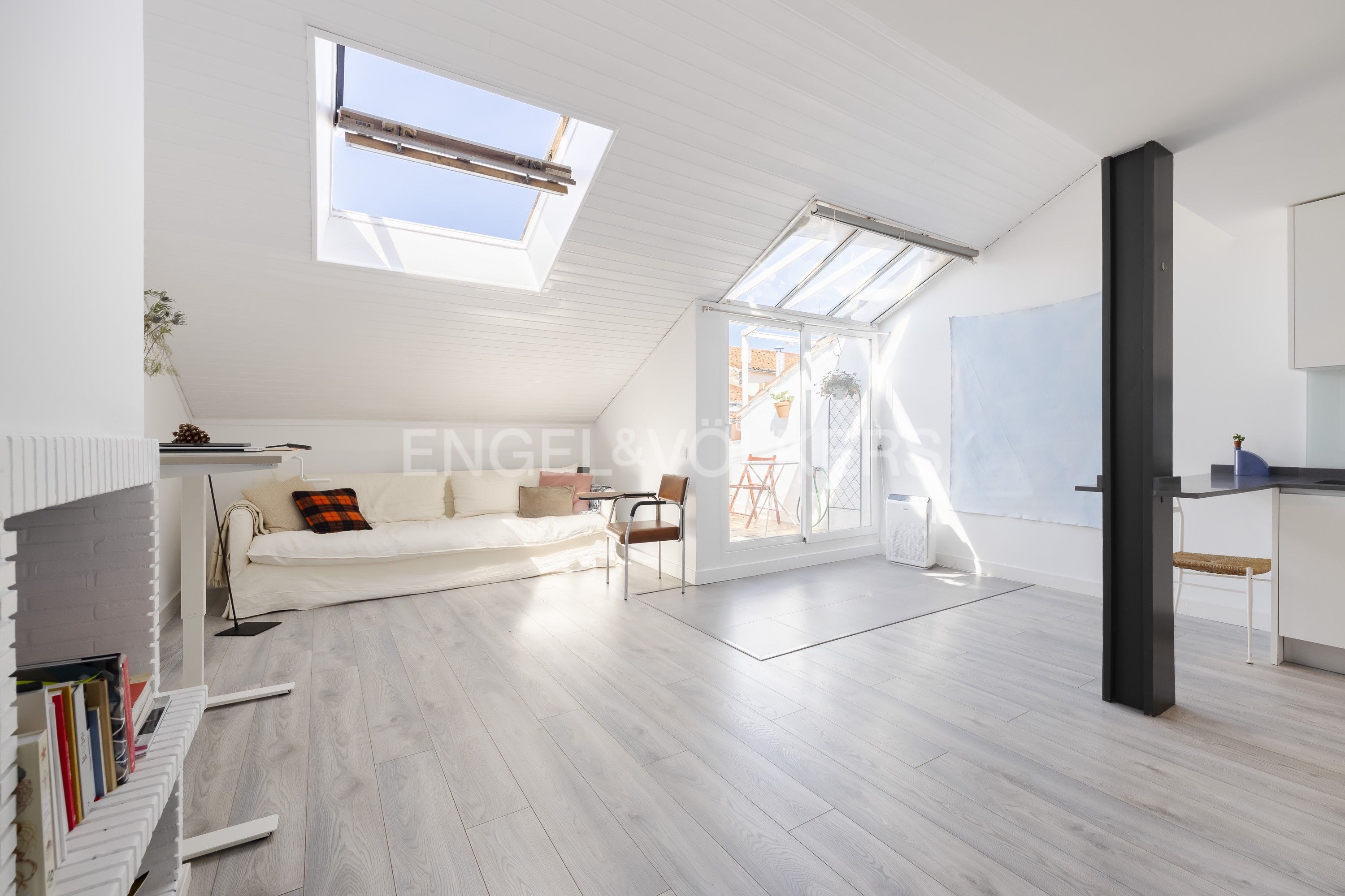 Living room of Attic for sale in  Madrid Capital  with Air Conditioner, Heating and Terrace