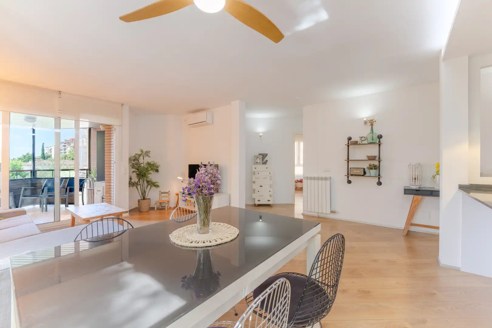 Esszimmer von Wohnung zum Verkauf in Girona mit Klimaanlage, Heizung und Parkett