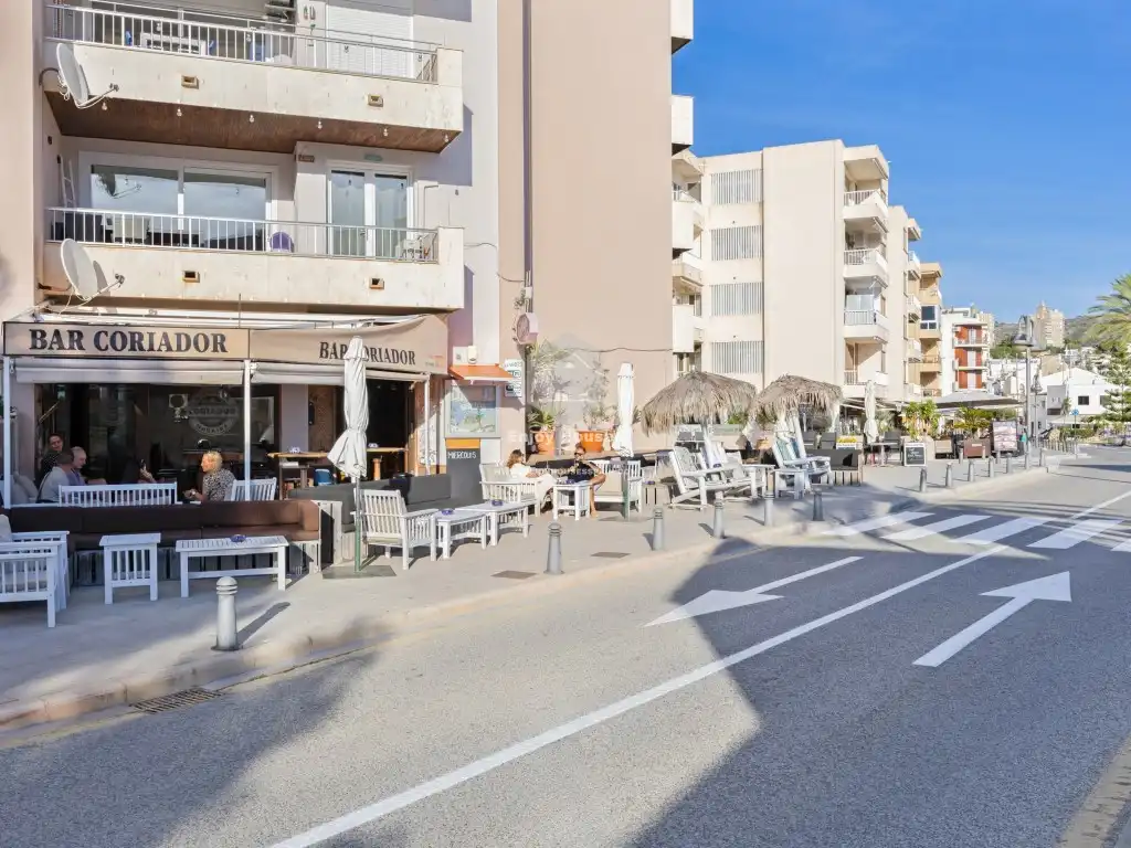Local comercial en venta en Casco Urbano, imagen 2