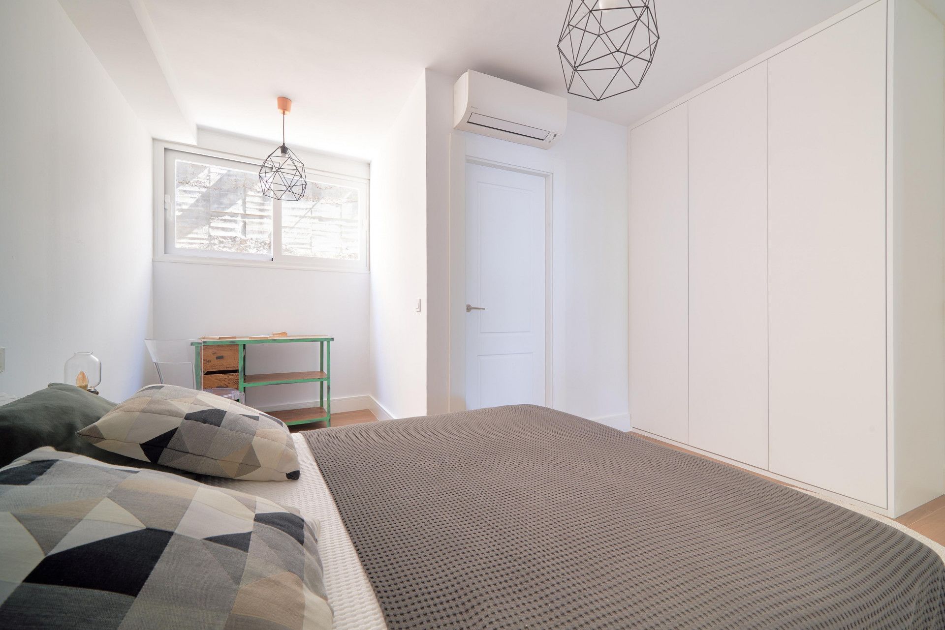 Dormitori de Apartament en venda en Málaga Capital amb Aire condicionat, Terrassa i Moblat