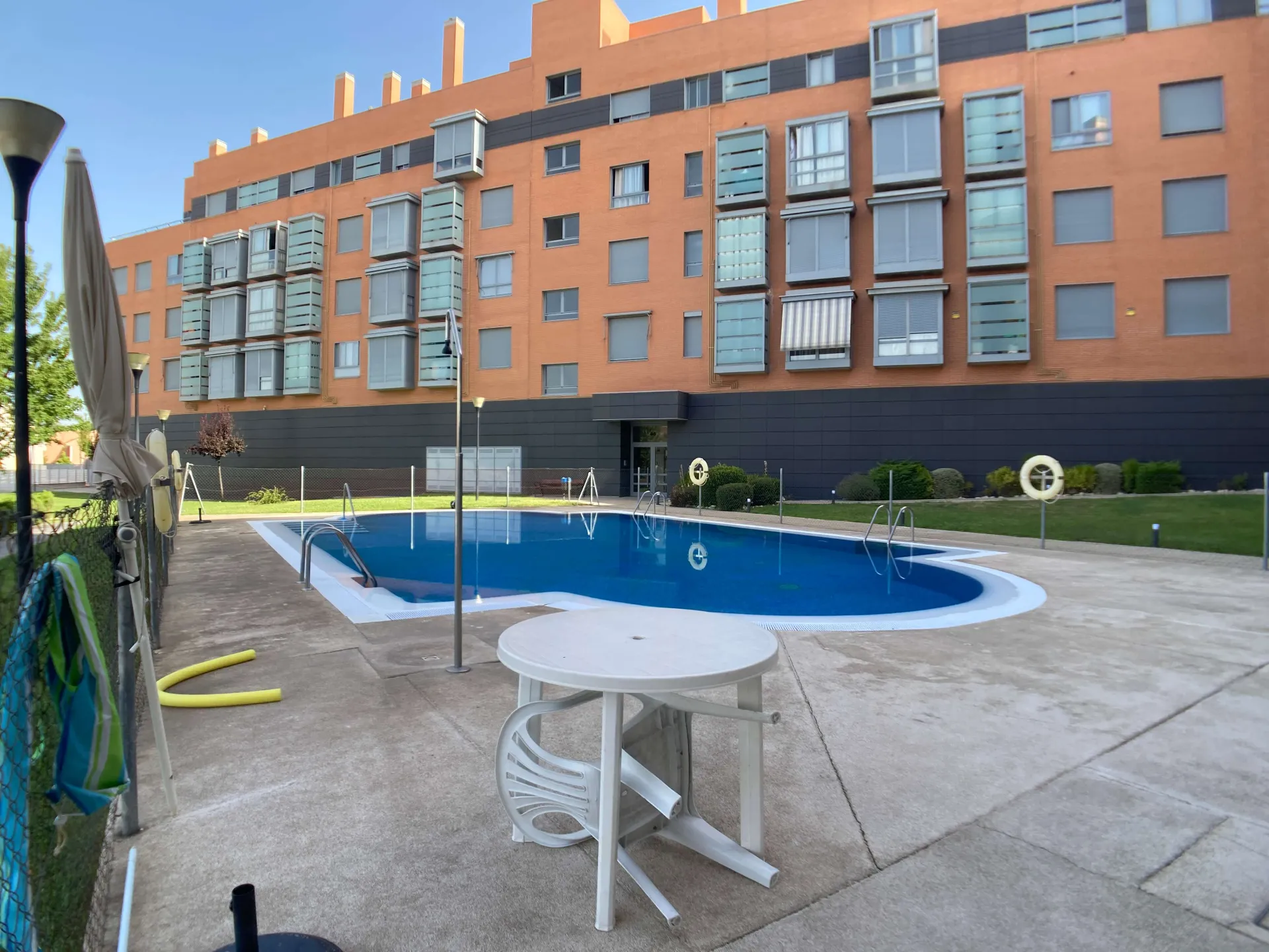 Piscina de Pis de lloguer en  Madrid Capital amb Aire condicionat, Calefacció i Parquet