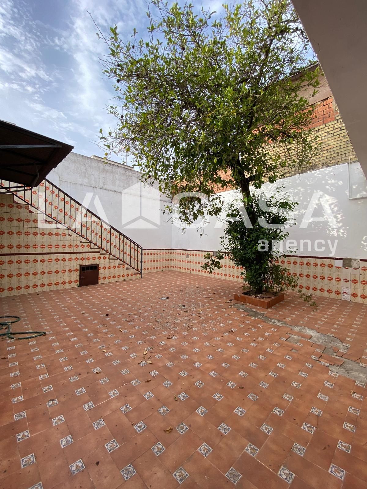Terrace of House or chalet for sale in Dos Hermanas