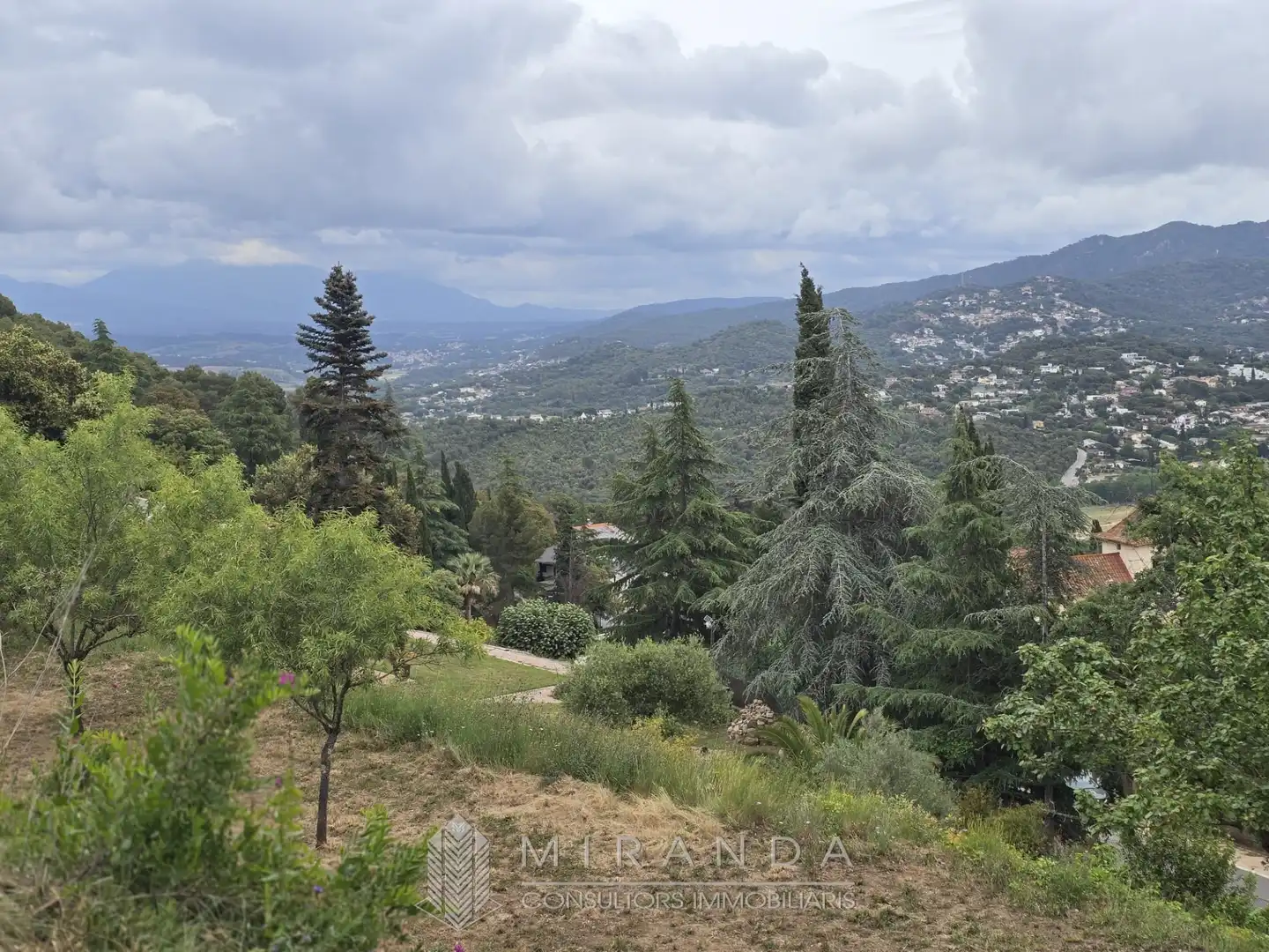 Garten von Residential zum Verkauf in Vallromanes