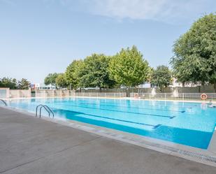 Schwimmbecken von Wohnungen zum verkauf in Parla mit Klimaanlage und Terrasse