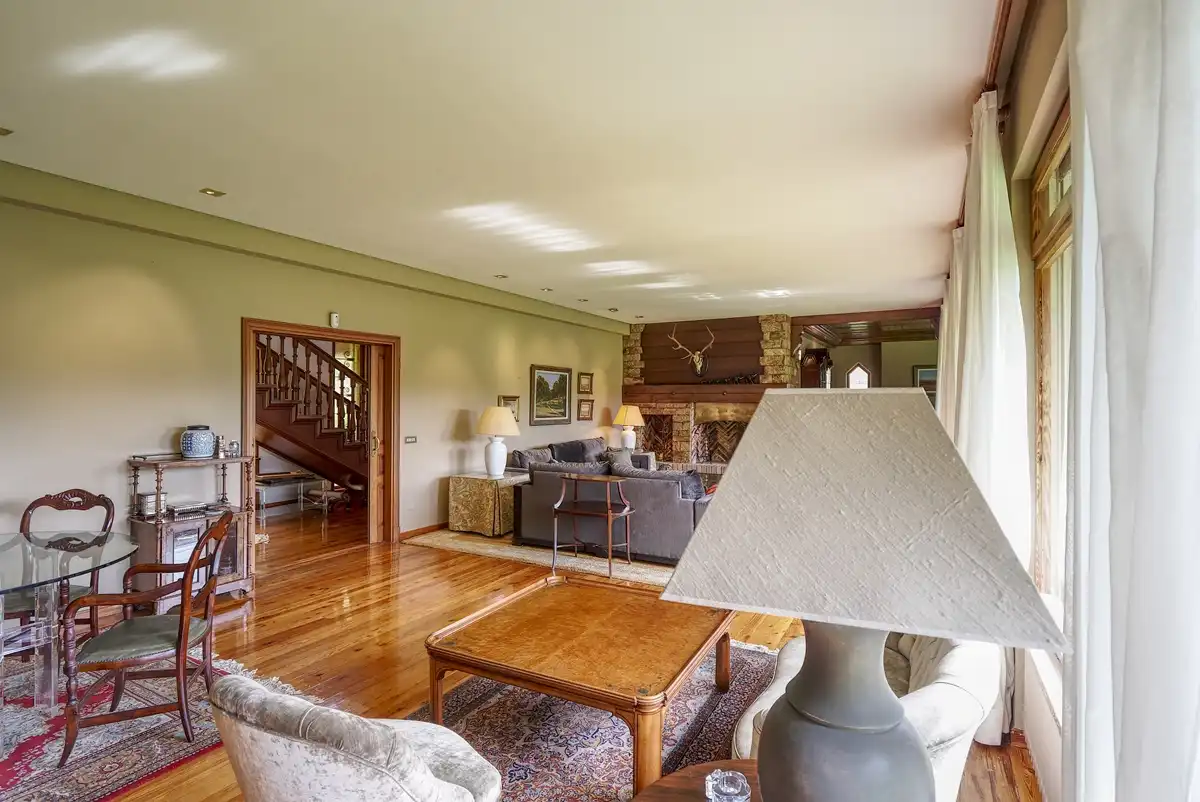 Sala d'estar de Casa o xalet en venda en Sada (A Coruña) amb Calefacció, Jardí privat i Parquet