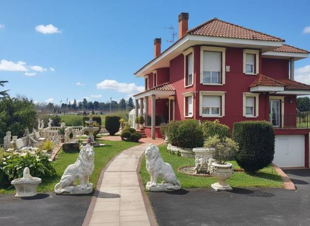 Casa-chalet en Alquiler en N/A en Nuevos Roces