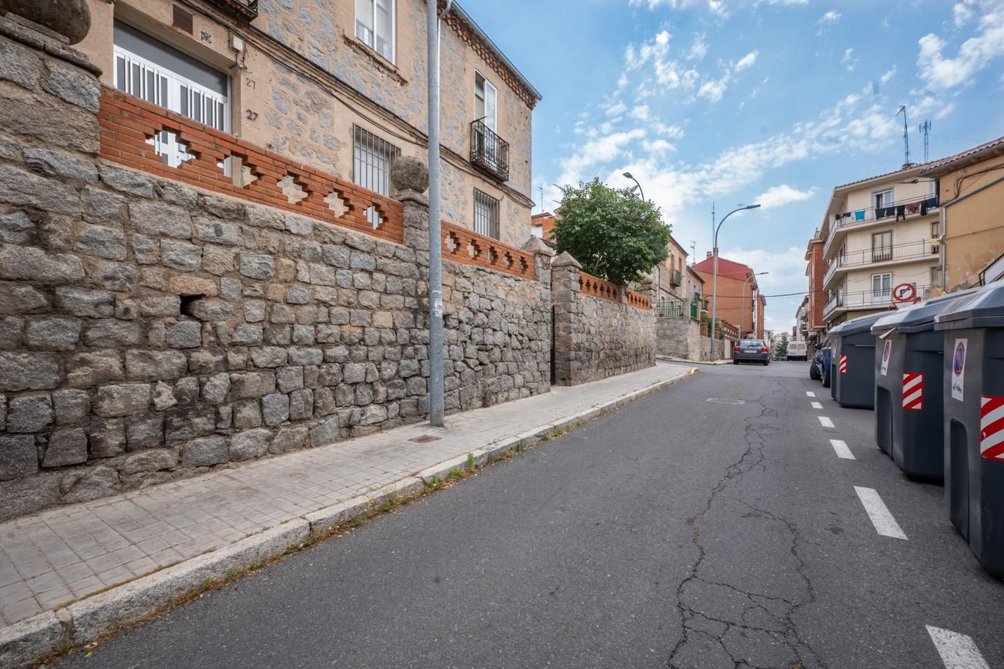Vista exterior de Planta baixa en venda en Ávila Capital amb Calefacció i Jardí privat