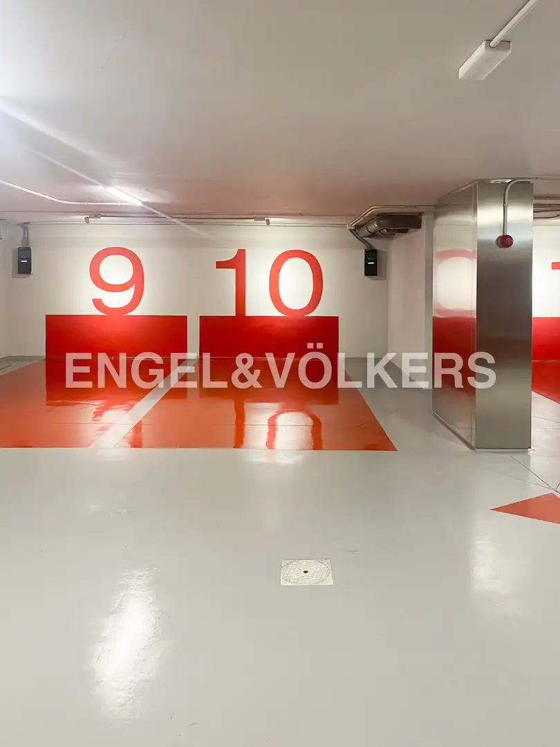 Parking of Flat for rent in Madrid  with Air Conditioner, Heating and Swimming Pool