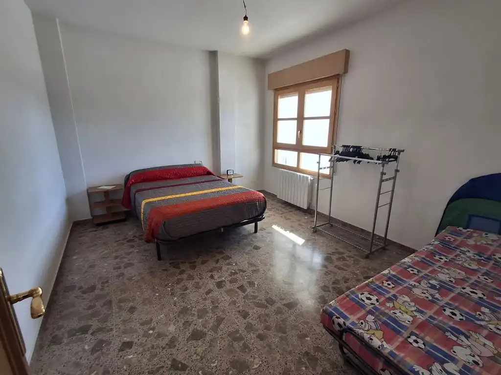 Habitación de Casa o chalet en venta en La Roda con Calefacción, Terraza y Trastero