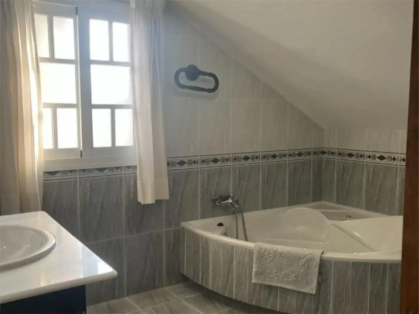 Badezimmer von Wohnung zur Miete in Alhaurín El Grande mit Klimaanlage, Schwimmbad und Balkon