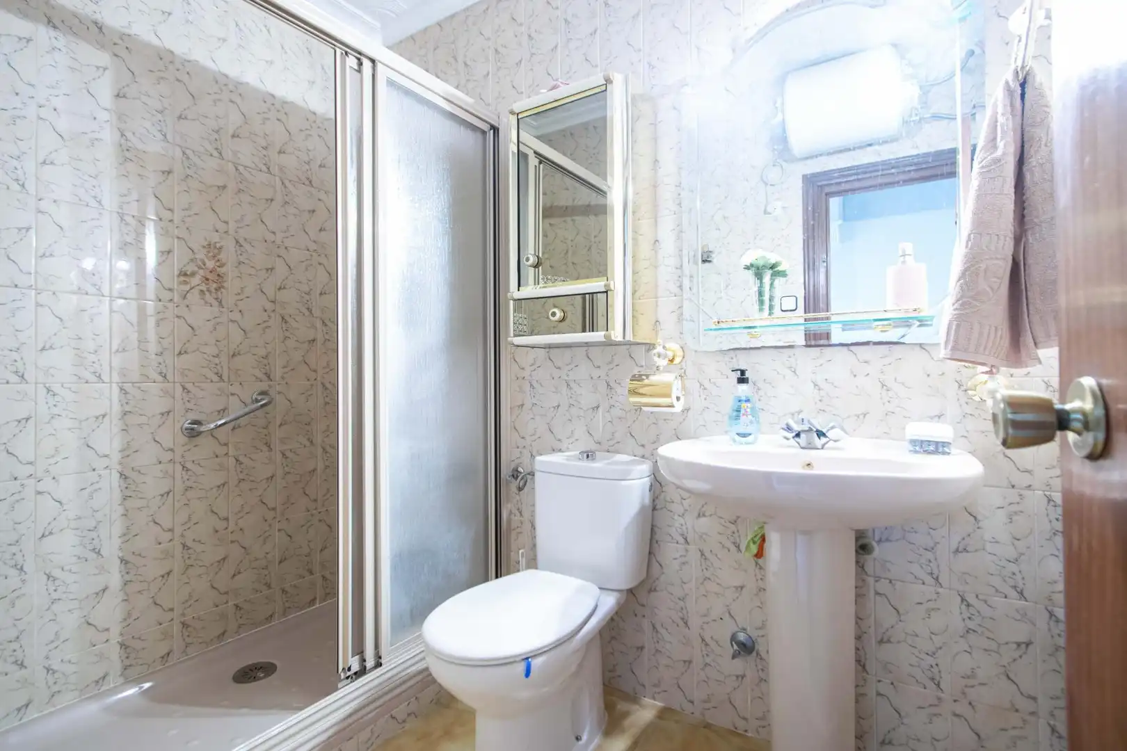 Badezimmer von Haus oder Chalet zum Verkauf in Sevilla mit Klimaanlage, Terrasse und Abstellraum