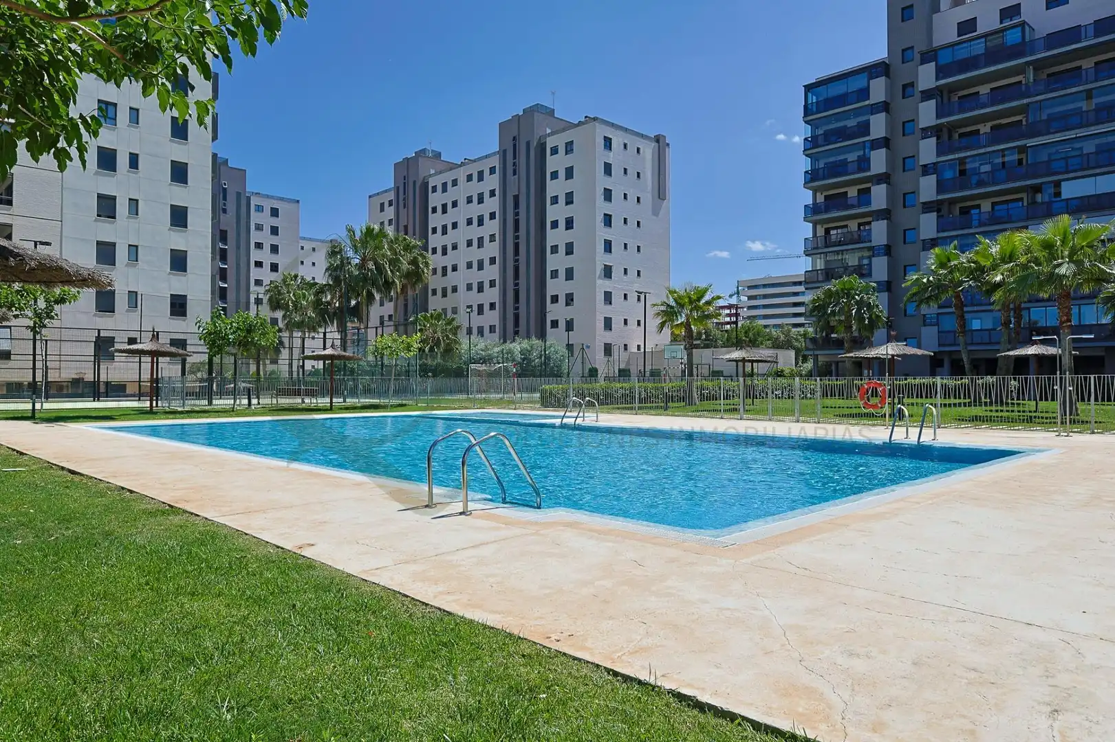 Piscina de Piso en venta en Alicante / Alacant con Jardín privado, Terraza y Trastero