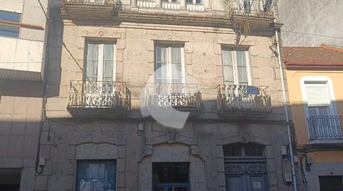 Edificio en venta en el corazón de Ribadavia, ubicado en una zona céntrica y de gran afluencia, ofrece un sinfín de posibilidades.