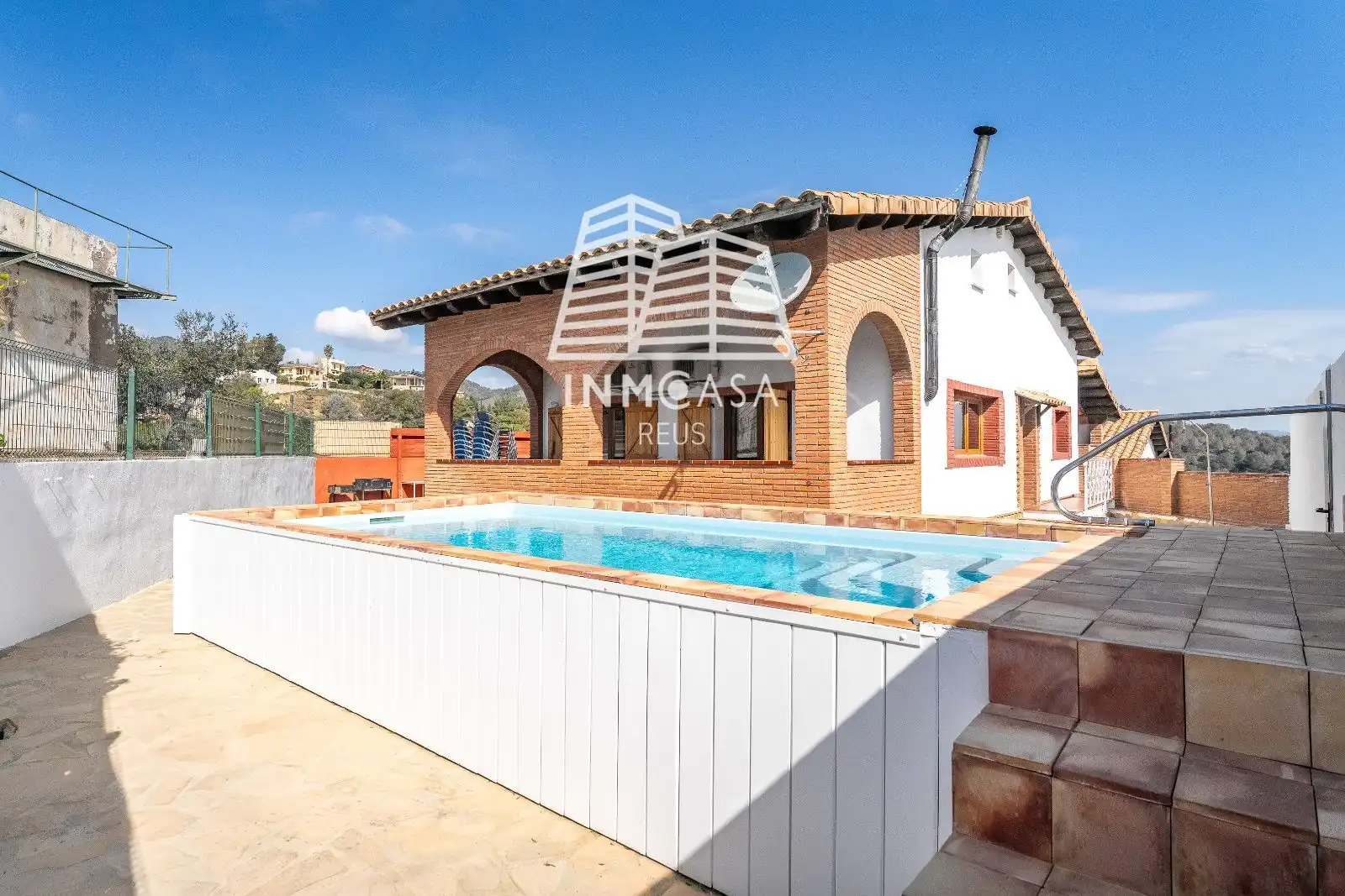 Casa amb piscina en venda a Montclar de