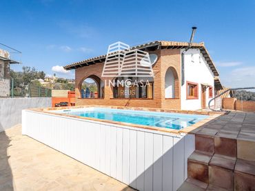 Casa con piscina en venta en Montclar de