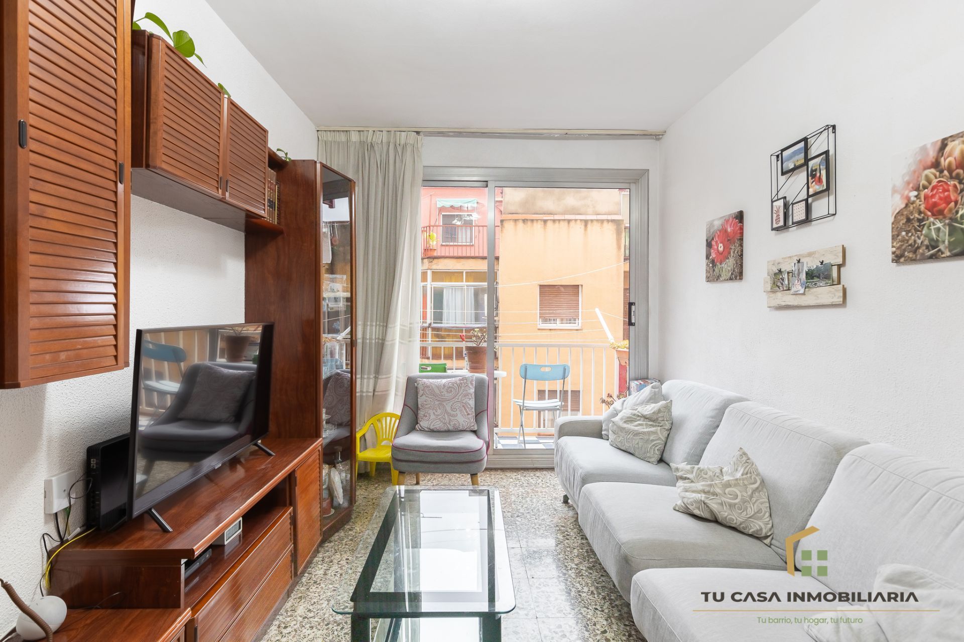 Living room of Flat for sale in Santa Coloma de Gramenet  with Air Conditioner and Heating