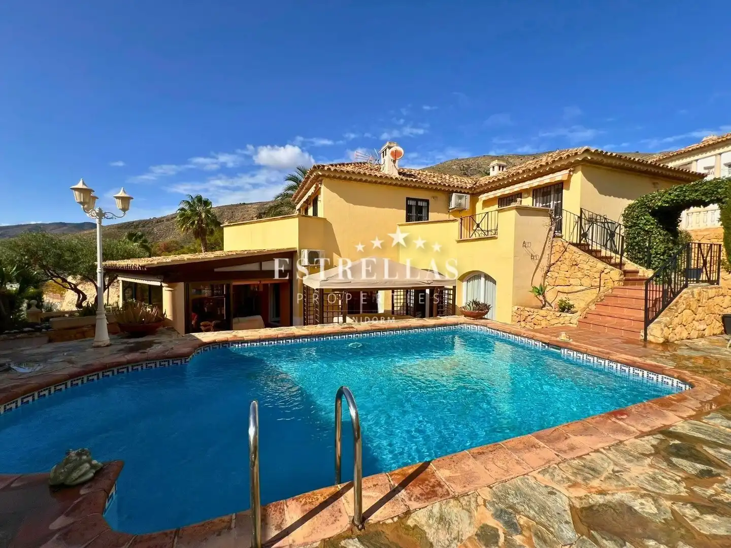 Chalet con terraza en venta en Golf Bahía, imagen 4