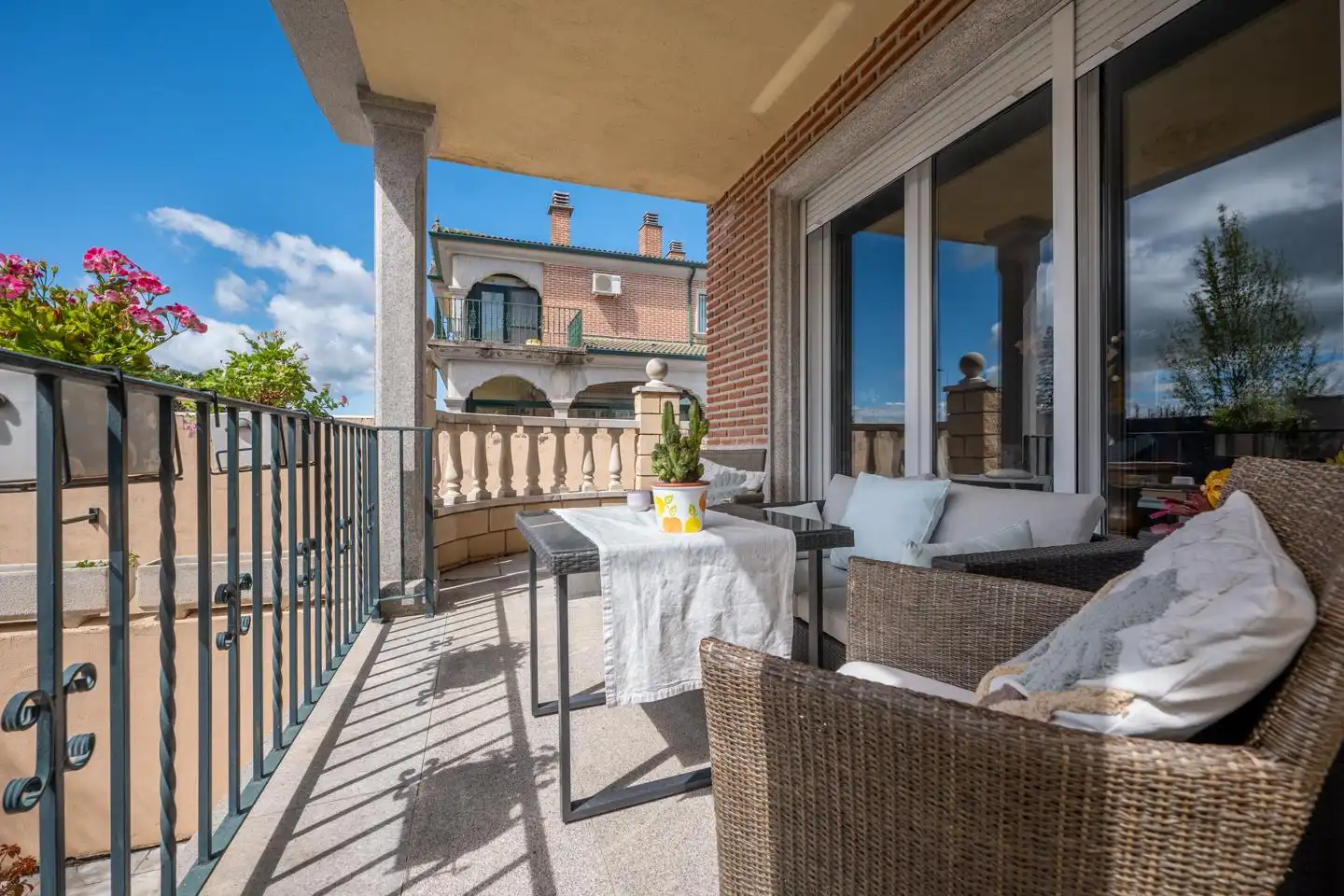 Terrassa de Casa o xalet en venda en Ávila amb Calefacció, Jardí privat i Terrassa