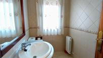 Bathroom of House or chalet for sale in Belvís de la Jara  with Air Conditioner, Private garden and Terrace