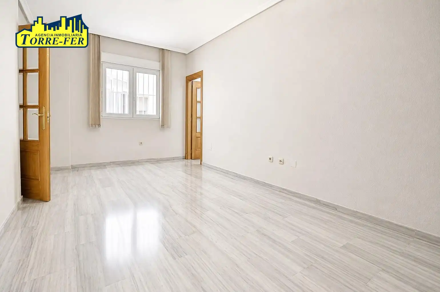 Sala de estar de Piso de alquiler en Almería con Aire acondicionado y Terraza