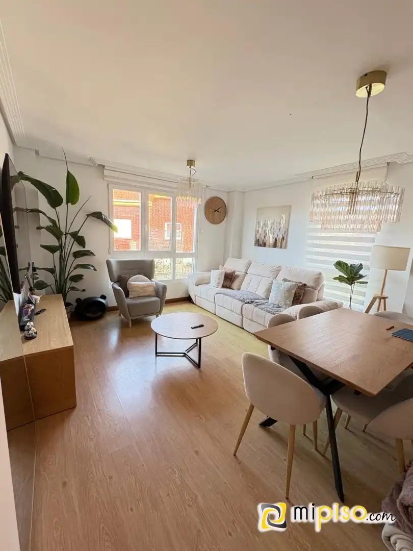 Sala de estar de Casa adosada en venta en Solórzano con Calefacción y Jardín privado