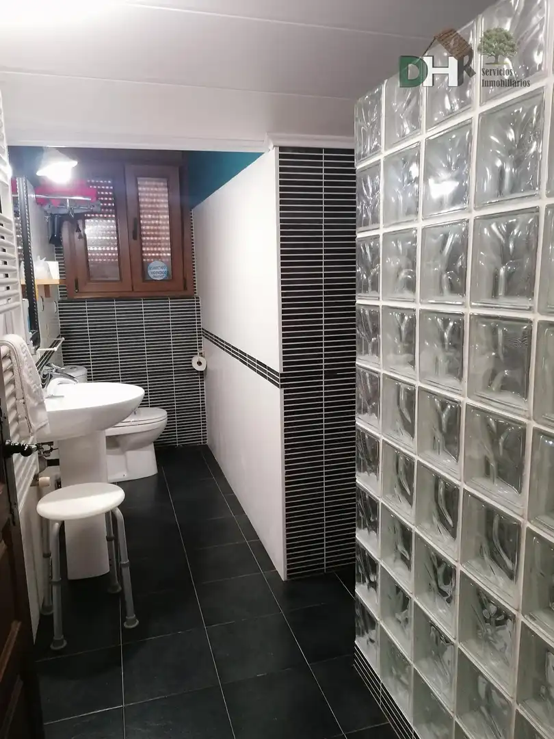Baño de Casa o chalet en venta en Torrejón el Rubio con Aire acondicionado, Calefacción y Terraza