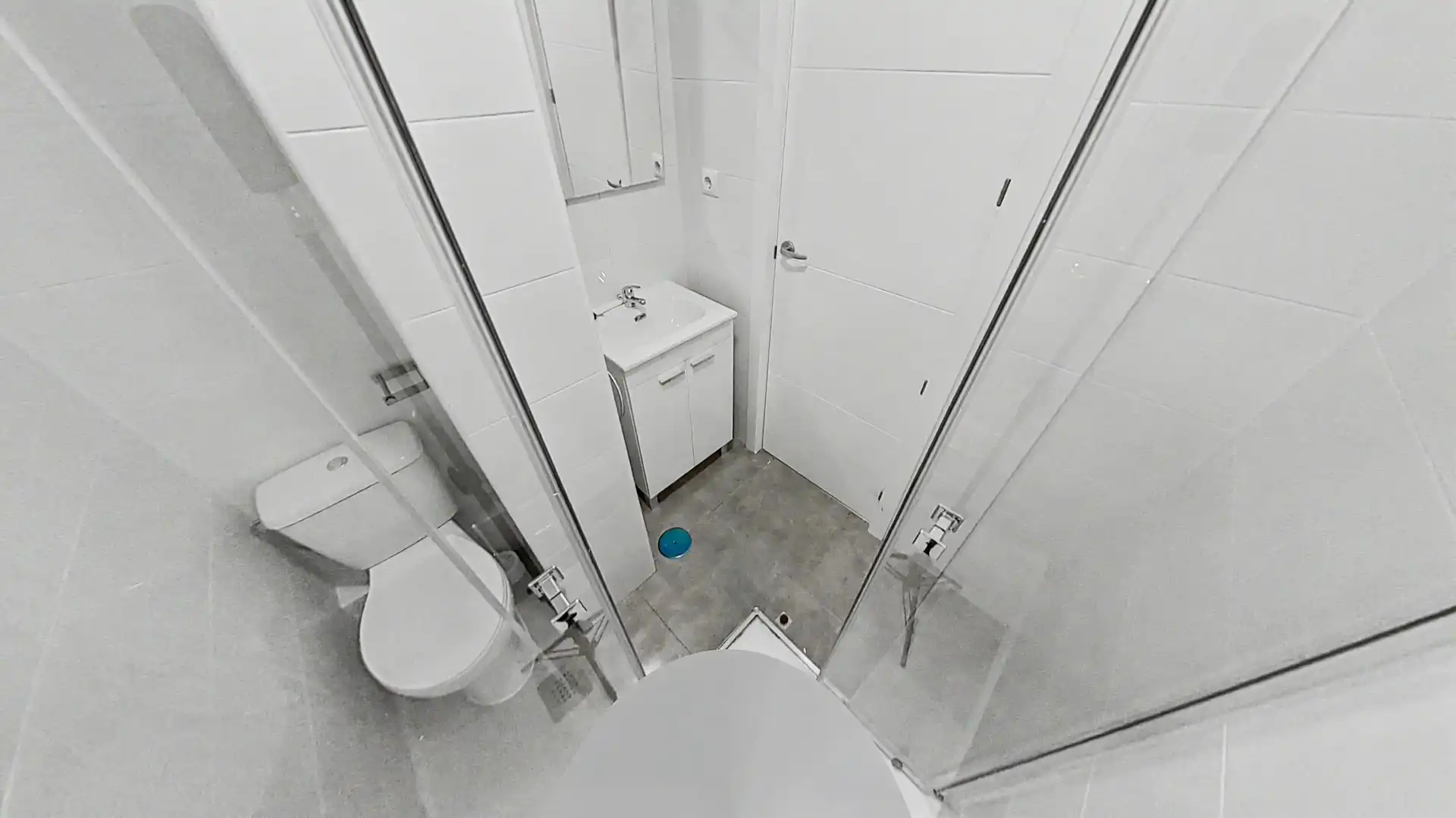 Bathroom of Apartments for rent in Madrid  with Oven and Pets allowed