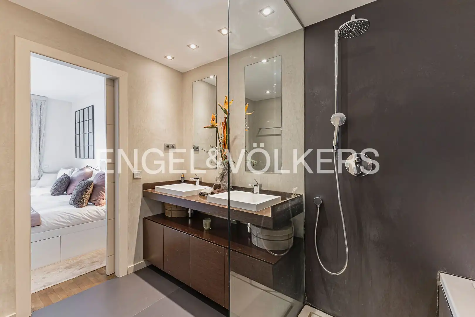 Baño de Piso en venta en Barcelona con Aire acondicionado, Calefacción y Jardín privado