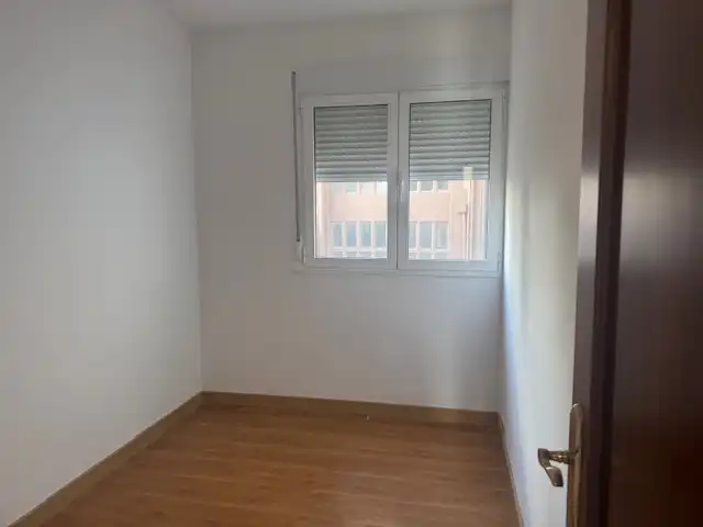 Habitación de Piso en venta en Ribadeo con Terraza, Trastero y Balcón