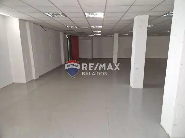Industrial buildings for sale in Avenida do Aeroporto, Cabral - Candeán