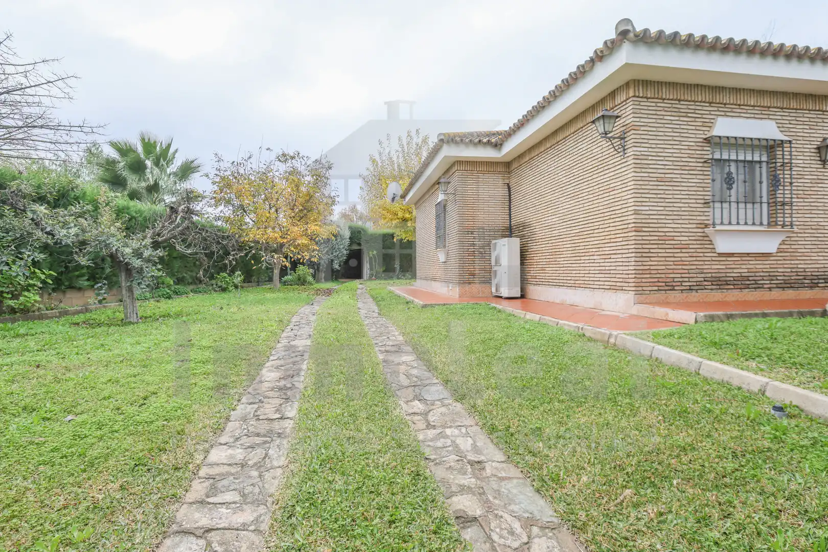 Garden of Houses for sale in Espartinas  with Air Conditioner, Heating and Private garden