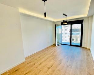 Living room of Attic to rent in  Granada Capital  with Air Conditioner, Heating and Parquet flooring