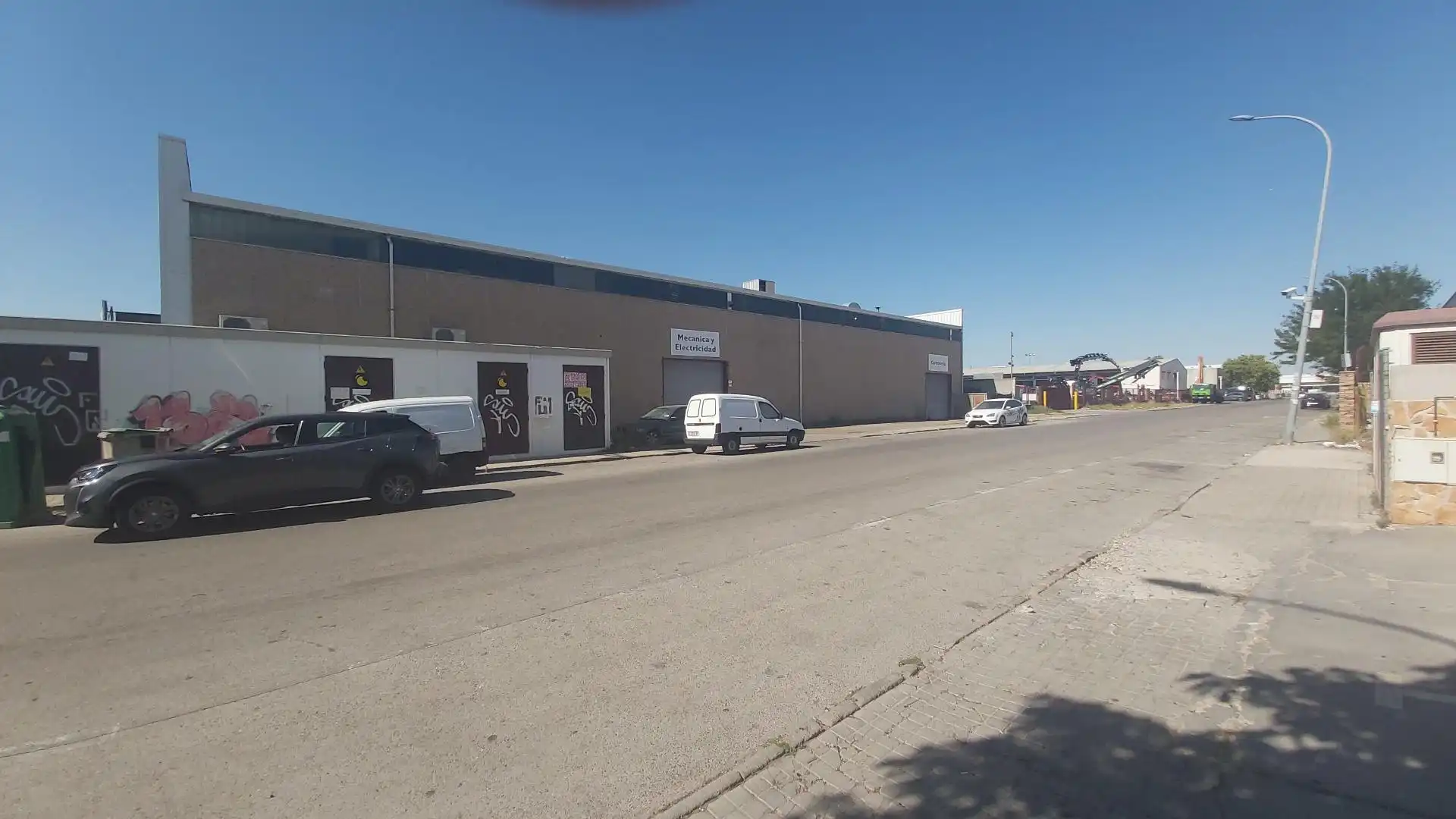 Nave industrial in vendita a Calle DERBI, imagen 3