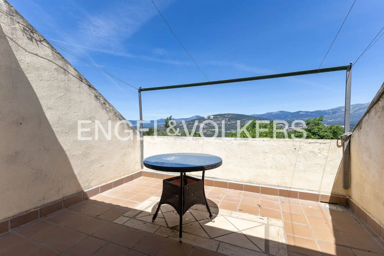 Terrassa de Casa o xalet en venda en Collado Villalba amb Calefacció, Jardí privat i Terrassa