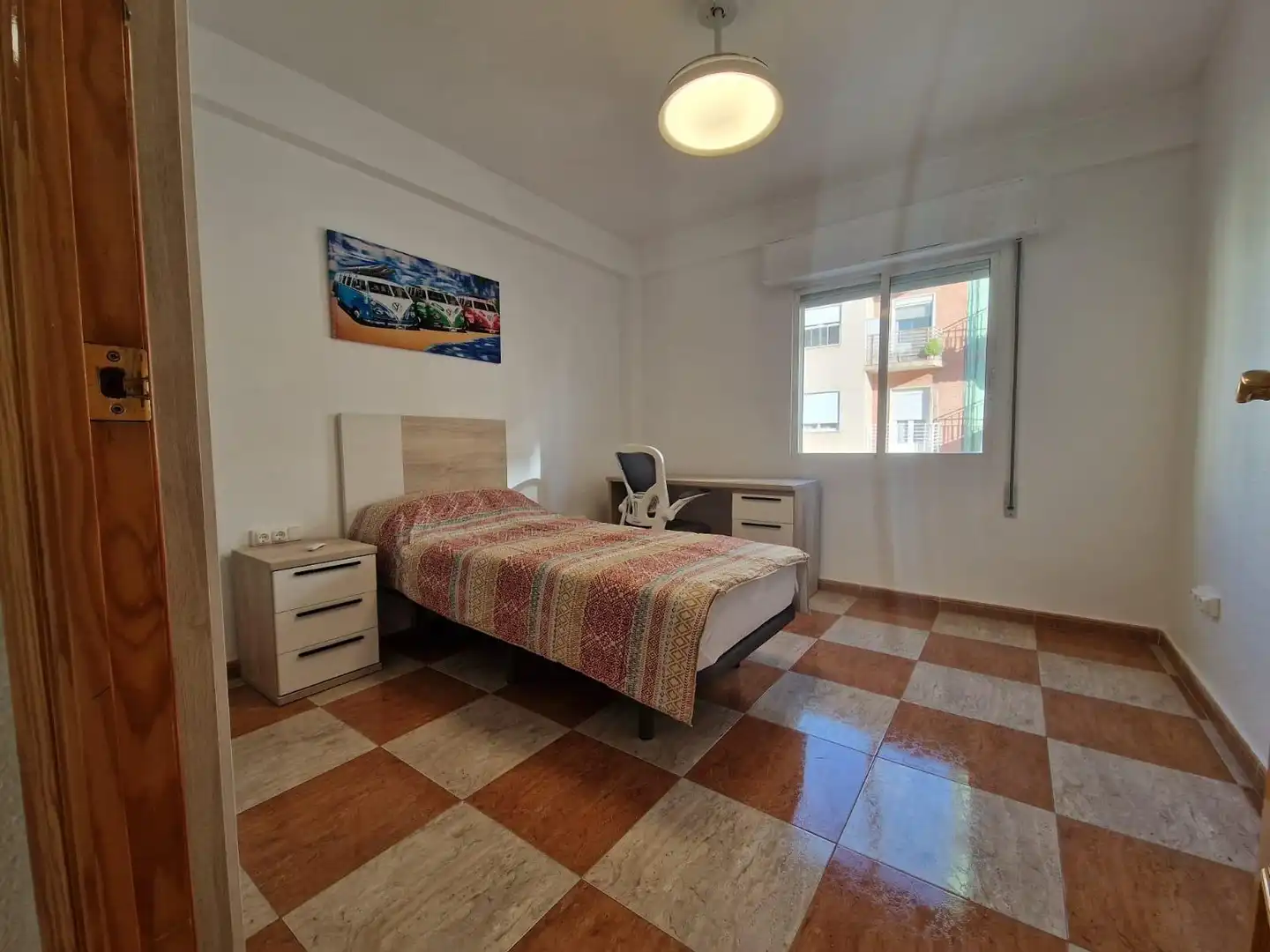 Habitació a Calle PINTOR BALACA, 56, Ensanche