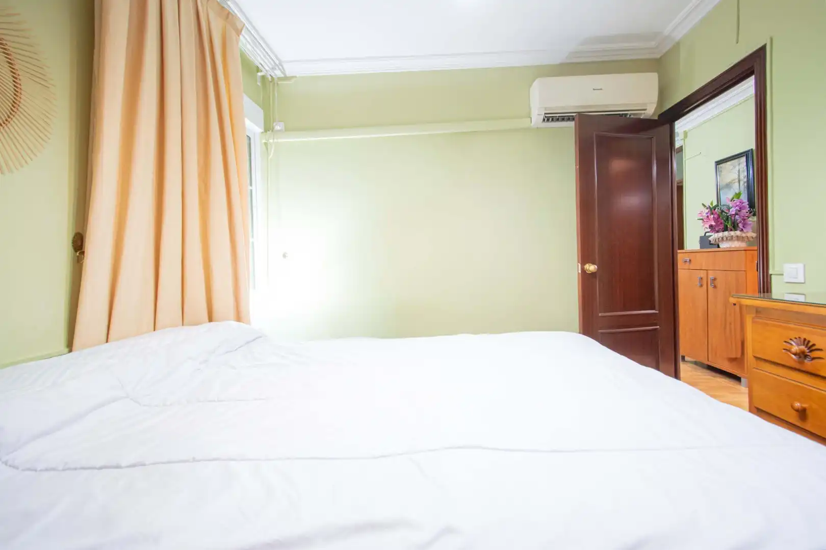 Bedroom of Flat for sale in Sevilla  with Air Conditioner and Terrace