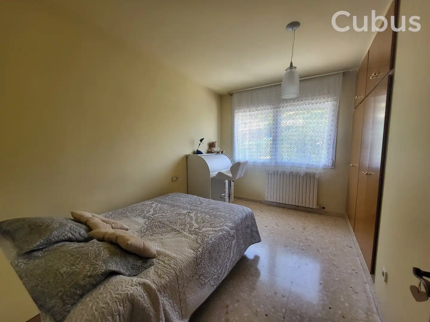 Dormitori de Casa o xalet en venda en Olot amb Calefacció, Terrassa i Balcó