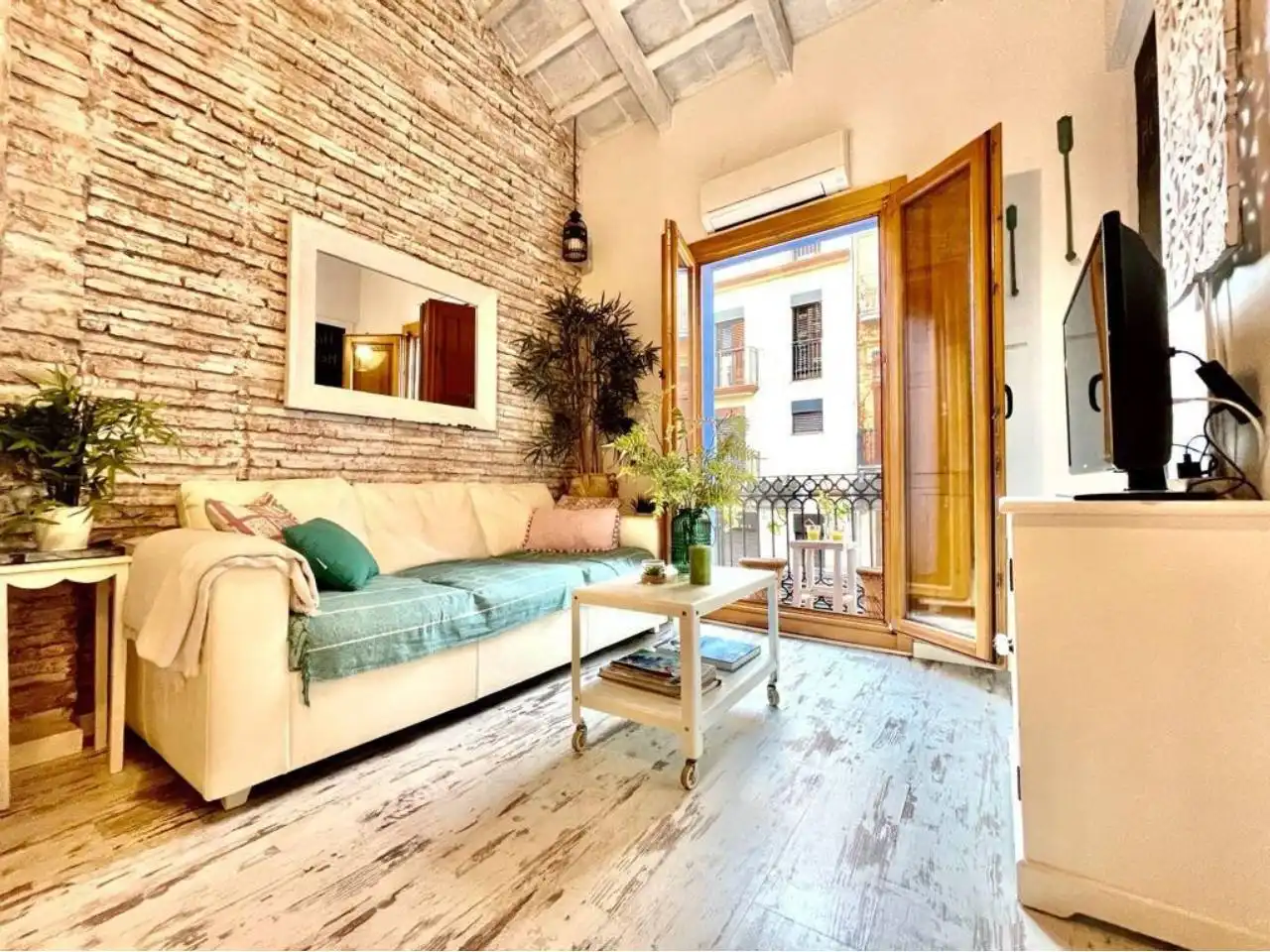 Study for rent in Calle Escalante, El Cabanyal - El Canyamelar