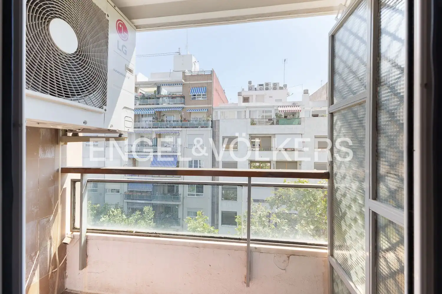 Terrassa de Pis de lloguer en Valencia amb Aire condicionat, Calefacció i Moblat