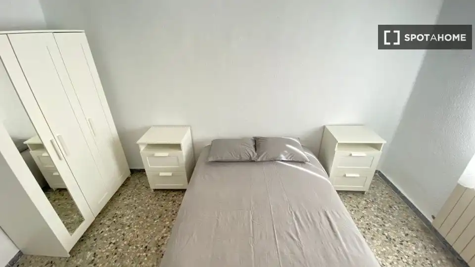 Bedroom of Flat for rent in Madrid  with Air Conditioner, Heating and Furnished