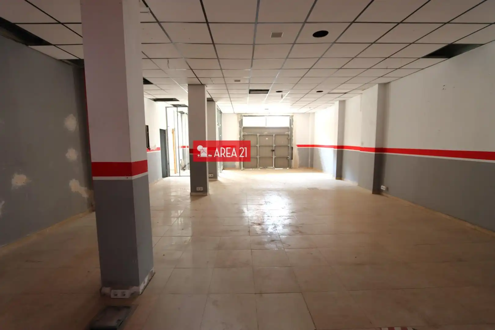 Local comercial de lloguer a Núcleo Urbano, imagen 8