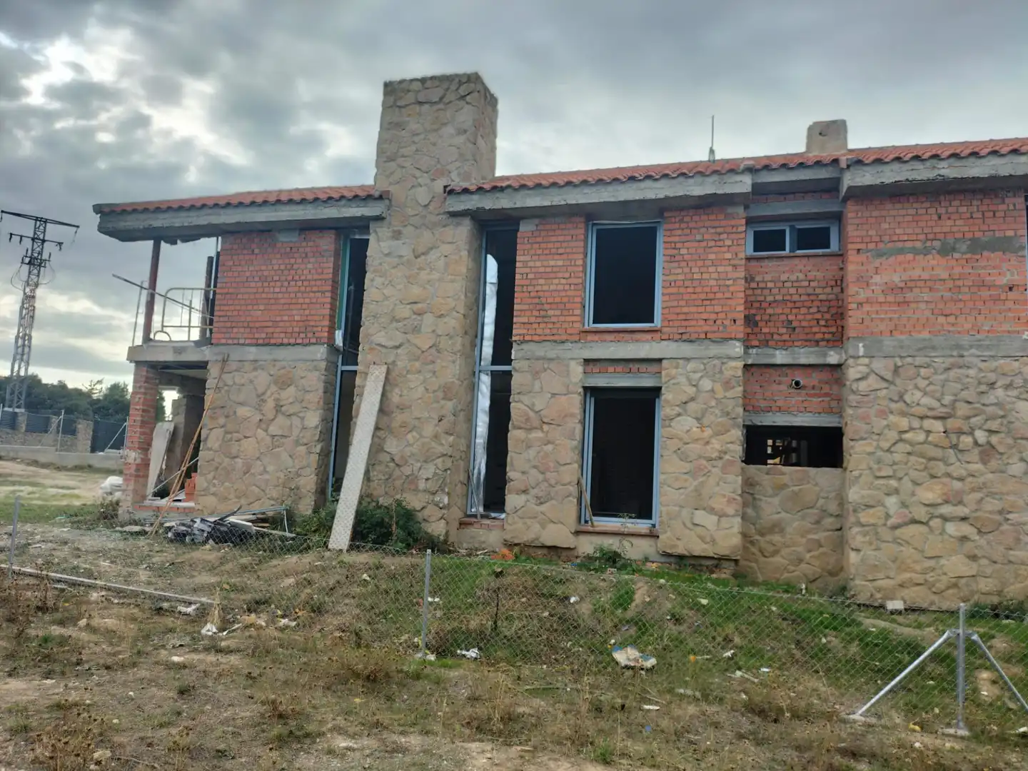Vista exterior de Casa o xalet en venda en Navas de Riofrío amb Jardí privat i Terrassa