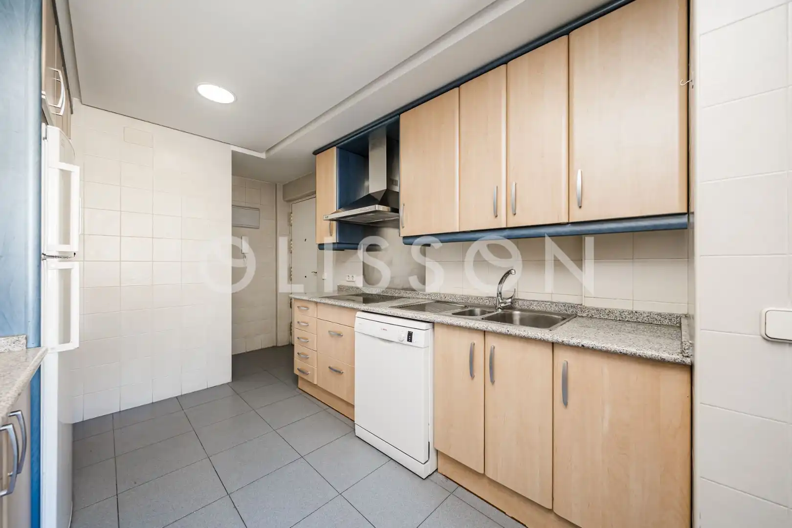 Cuina de Apartament en venda en Madrid amb Aire condicionat i Traster