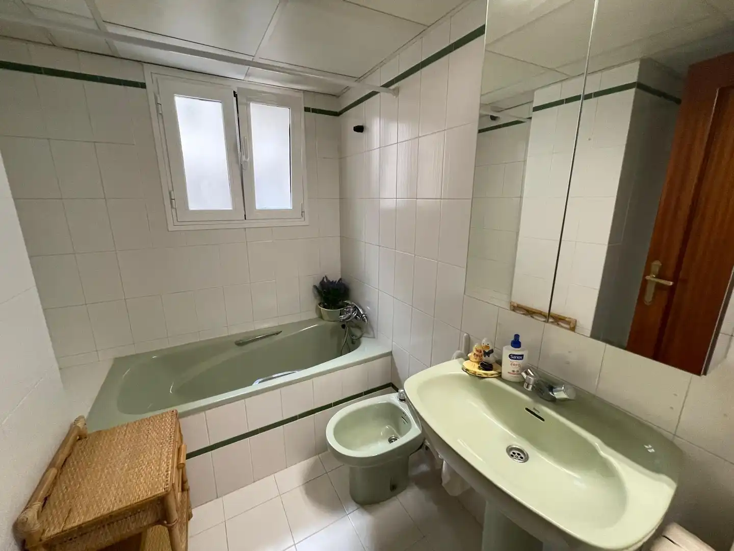 Baño de Piso de alquiler en Zaragoza con Aire acondicionado, Calefacción y Terraza